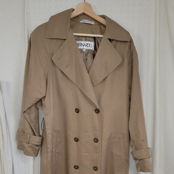 Bernardo size 8 tan trench coat button up polyester long coat - Picture 9 of 11